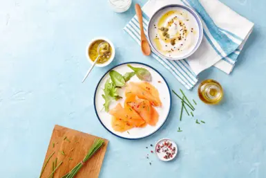 Saumon fumé, yaourt grec au sésame